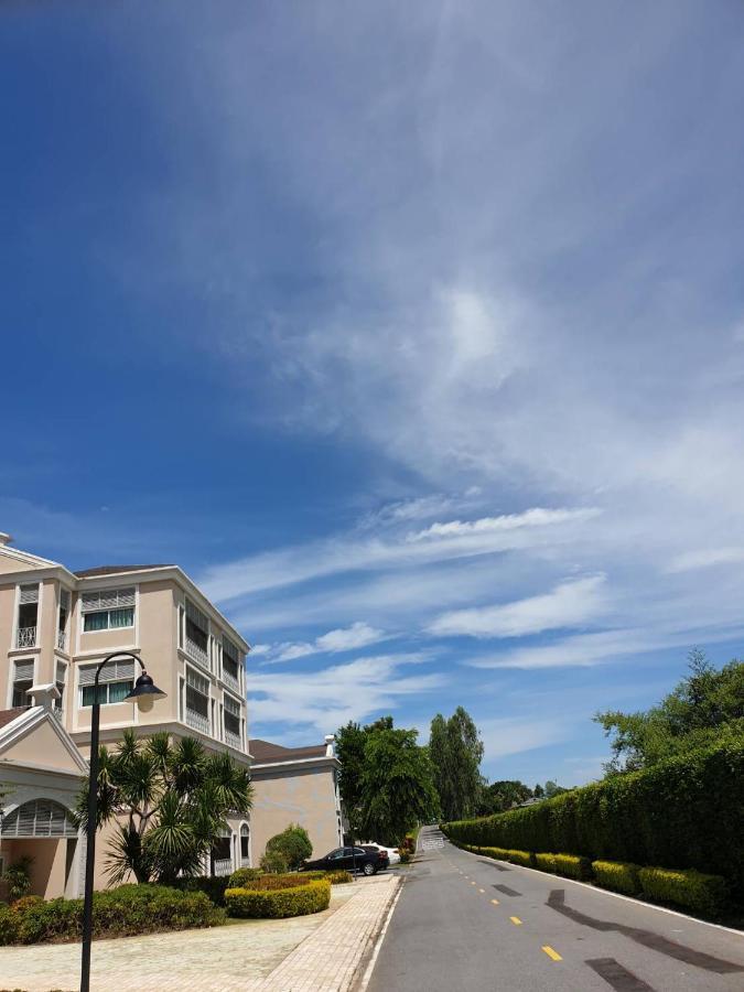 Apartamento Baan Rub Lom By Jane Pak Chong Exterior foto